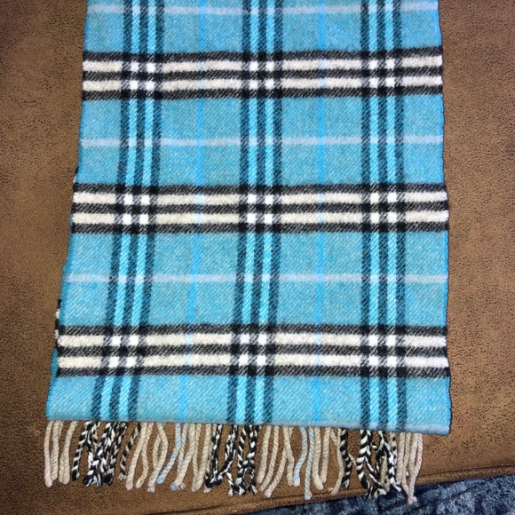 Burberry 100% Lambswool Scarf Blue - Picture 3 of 4